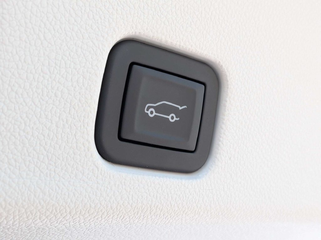 Used 2027 Buick Enclave Avenir w/ LPO, Illumination Package FWD image 13