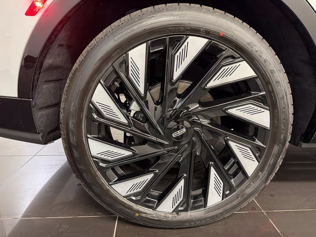 New 2026 Lincoln Nautilus Reserve w/ Jet Appearance Package AWD/4WD image 7
