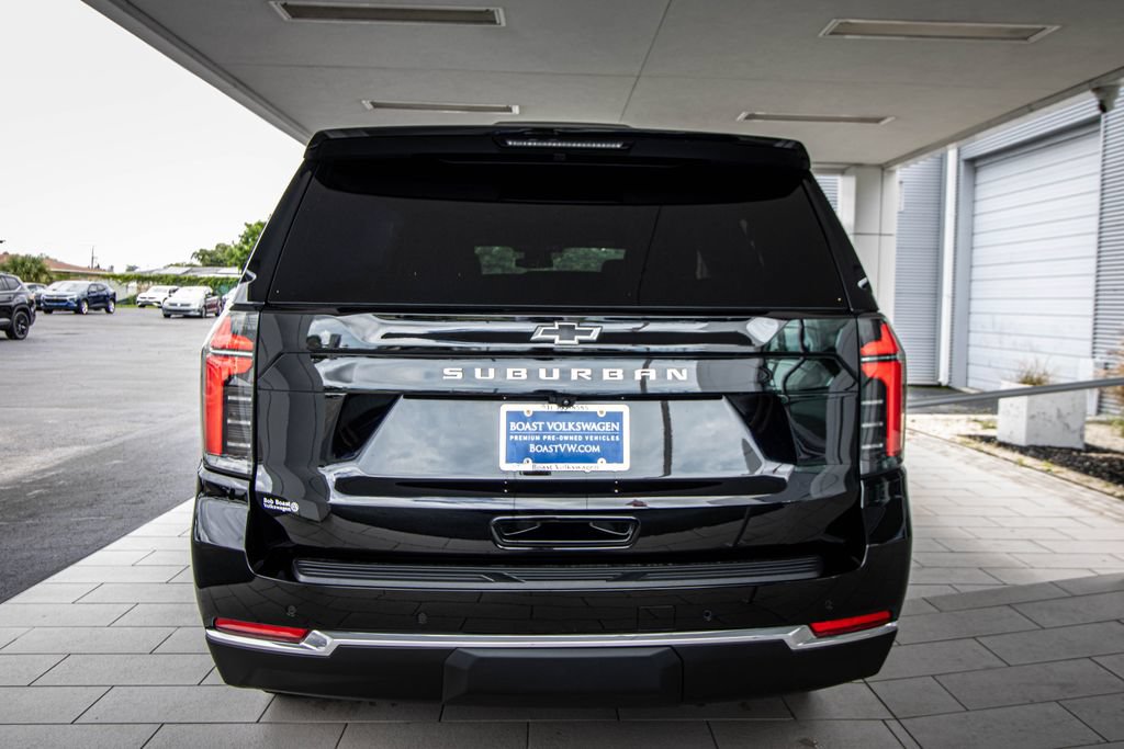 Used 2025 Chevrolet Suburban LS AWD/4WD image 16