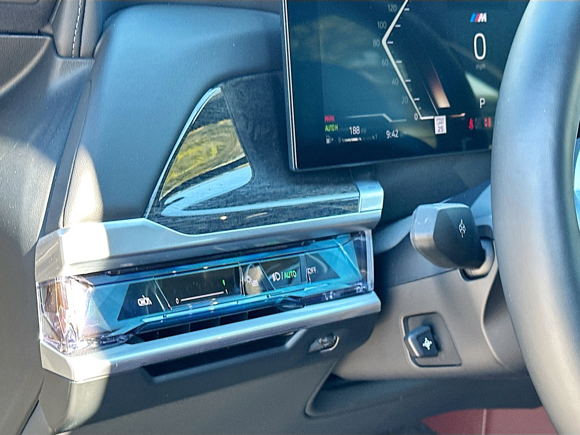 Certified 2024 BMW 760i xDrive w/ Executive Package image 38