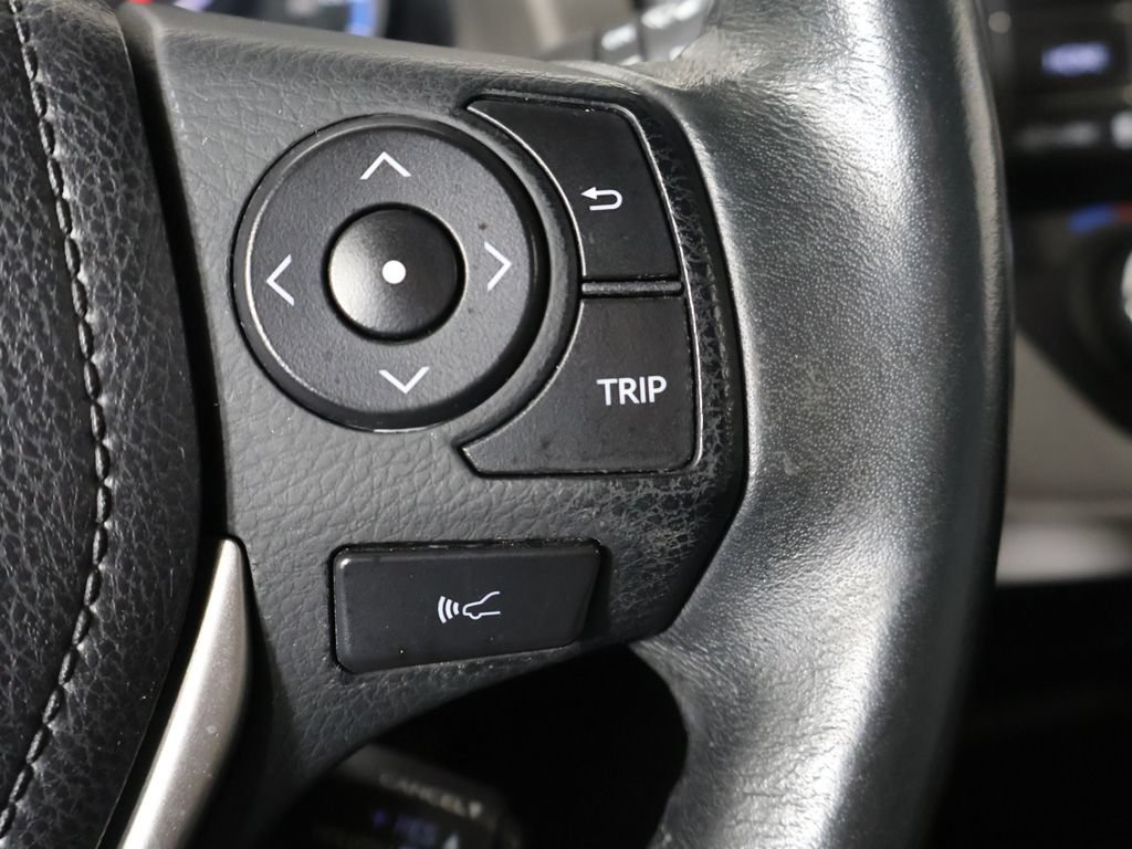 Used 2018 Toyota RAV4 XLE w/ Plus Extra Value Package FWD image 39