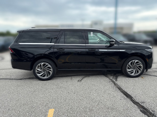 New 2027 Lincoln Navigator L Reserve AWD/4WD image 4