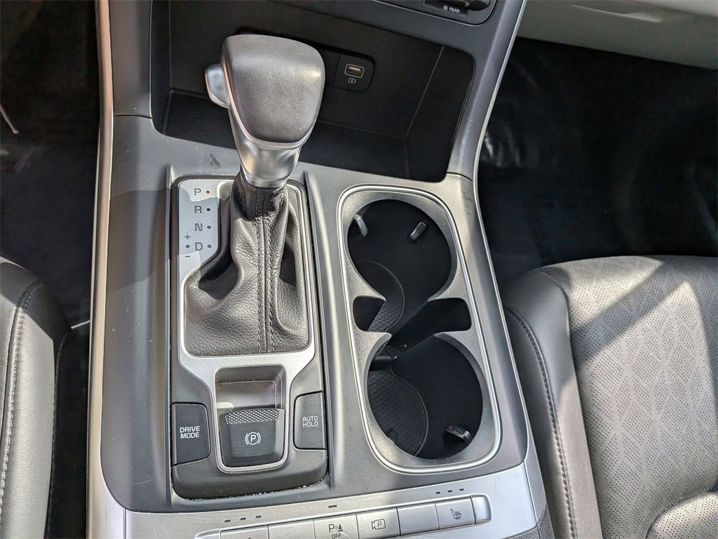 Used 2024 Kia Carnival LX image 20