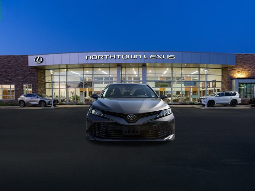 Used 2018 Toyota Camry LE image 19