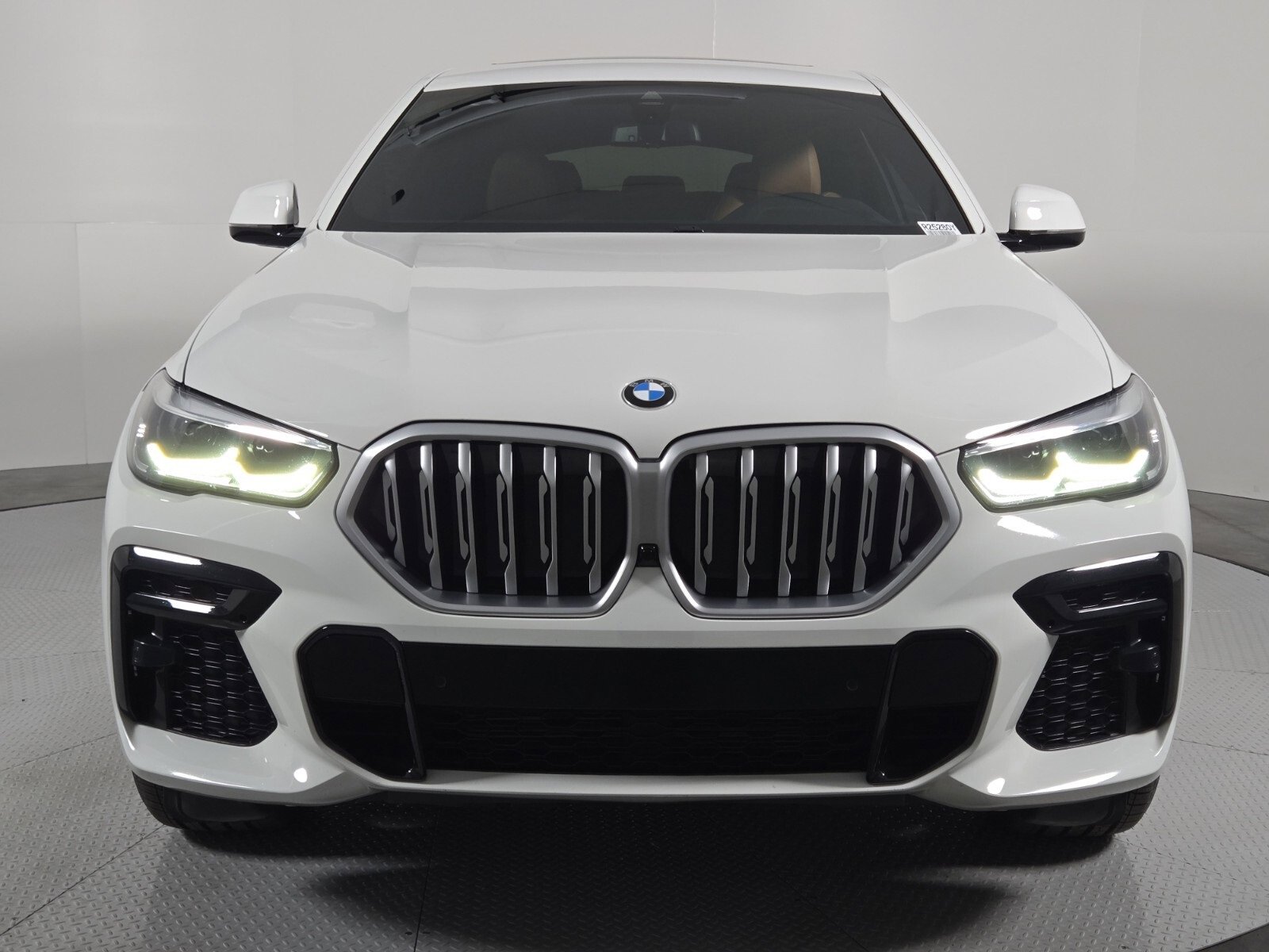 Used 2023 BMW X6 xDrive40i w/ M Sport Package image 2