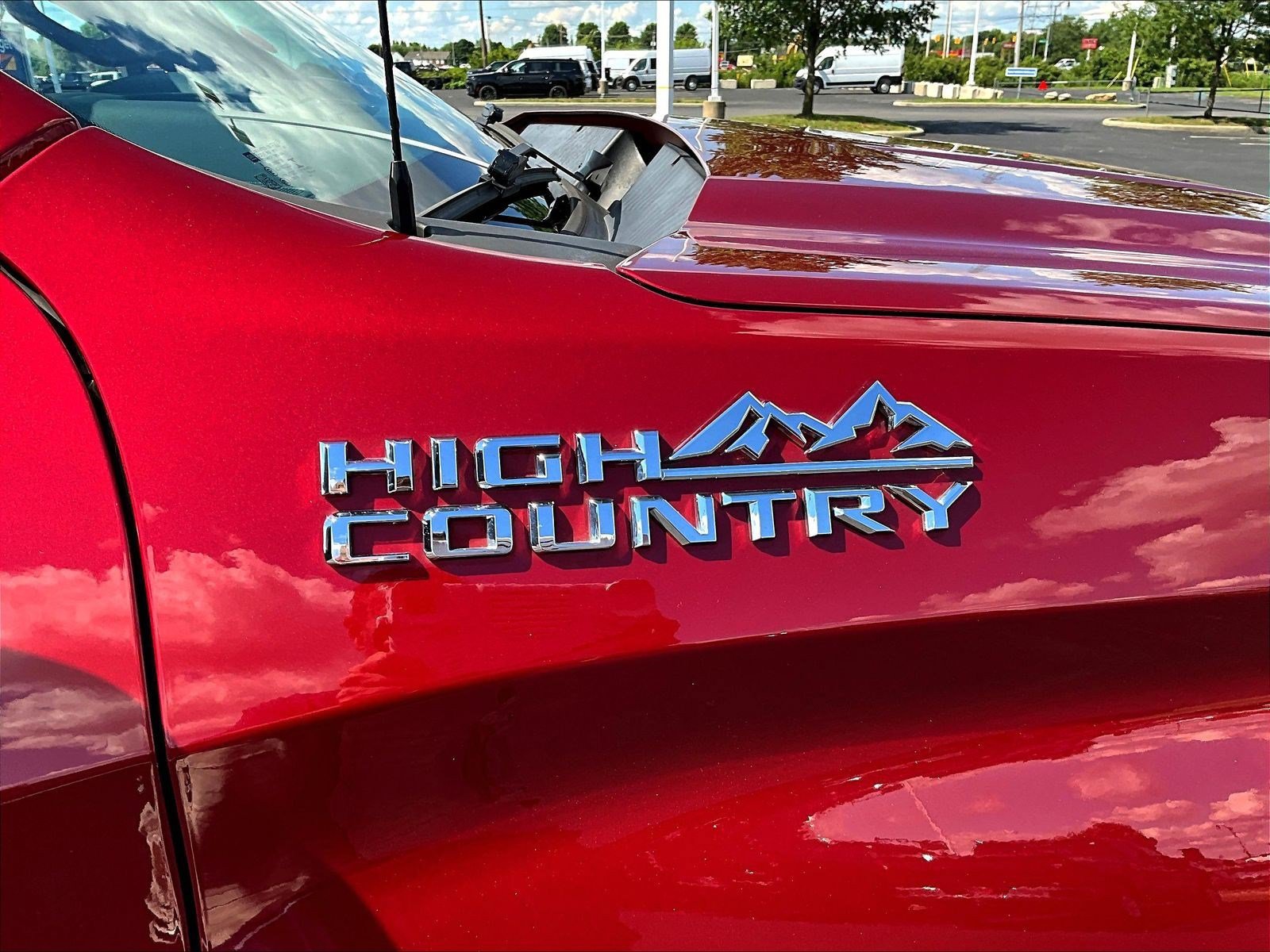 Used 2020 Chevrolet Silverado 1500 High Country w/ Technology Package AWD/4WD image 32