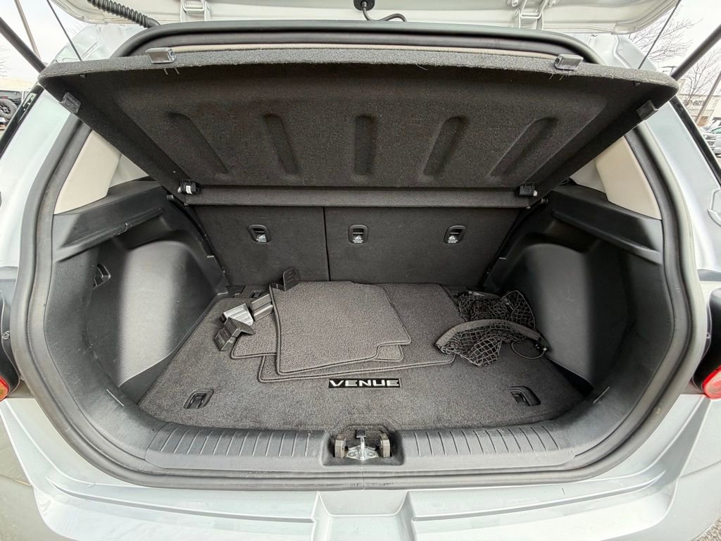 Used 2021 Hyundai Venue SEL w/ Cargo Package image 30