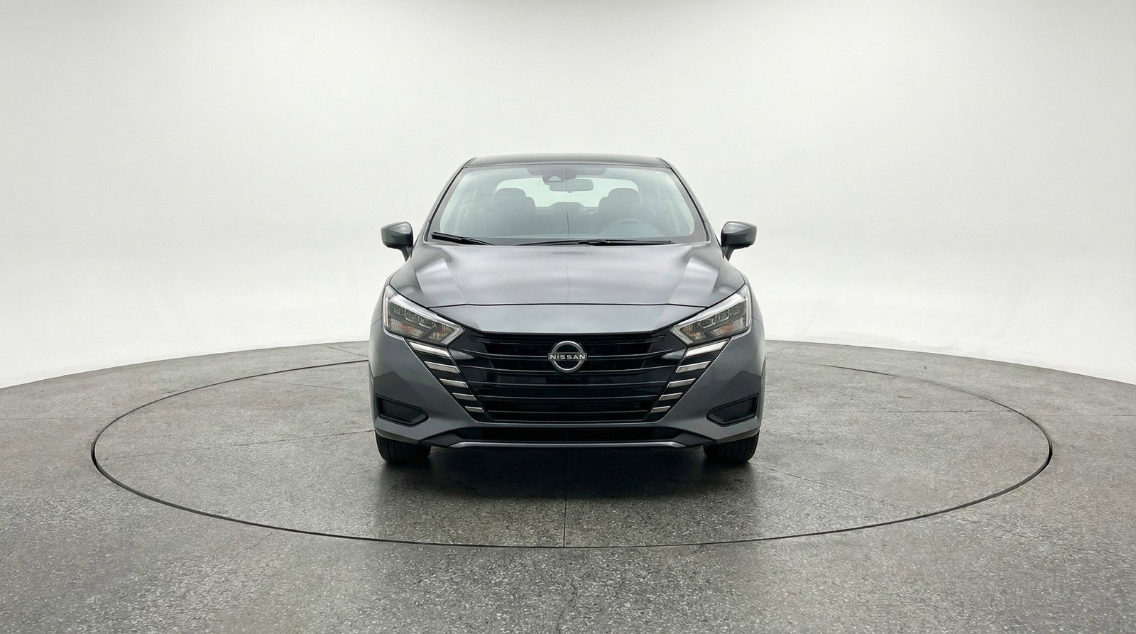 Used 2025 Nissan Versa SV image 2