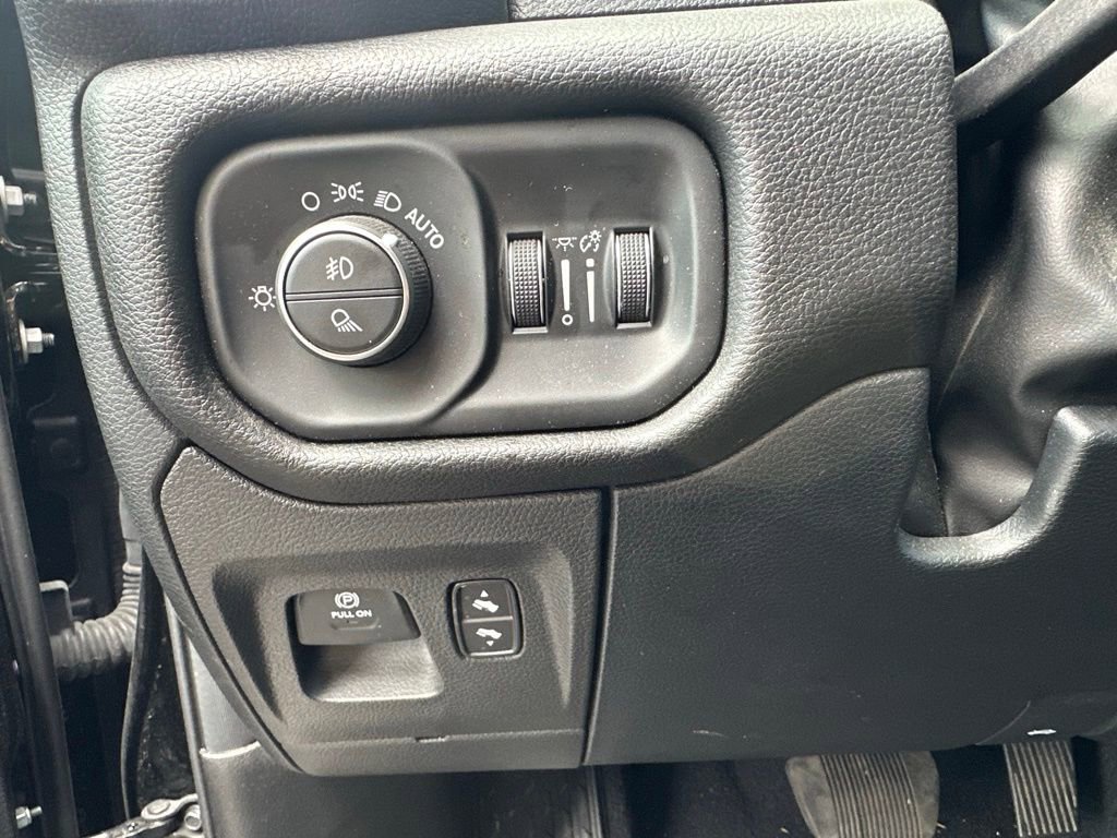 Used 2025 RAM 1500 Laramie image 31