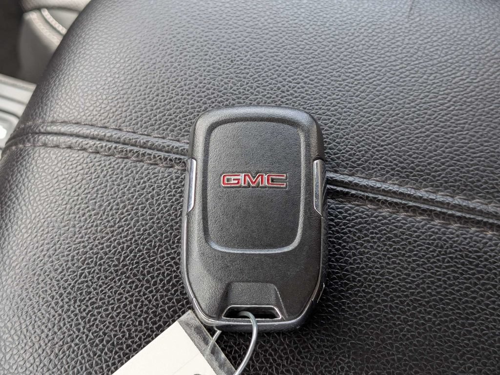 Used 2024 GMC Terrain SLT AWD/4WD image 31