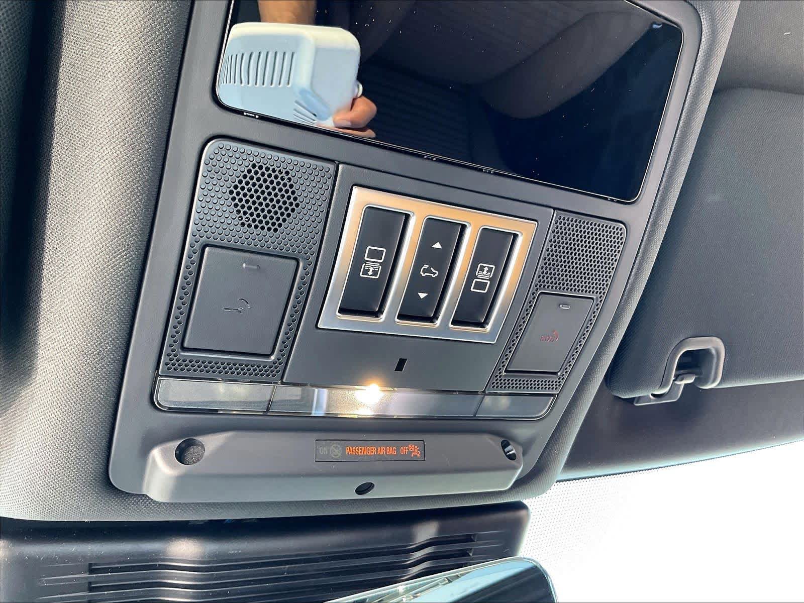 New 2026 Land Rover Discovery Dynamic SE AWD/4WD image 22