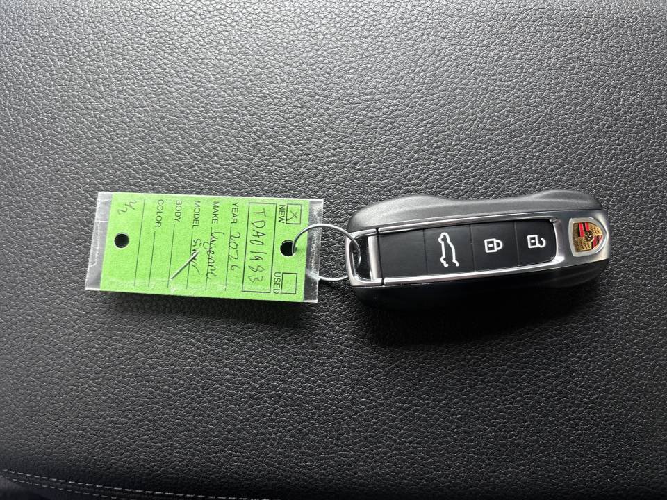 Certified 2026 Porsche Cayenne AWD/4WD image 21