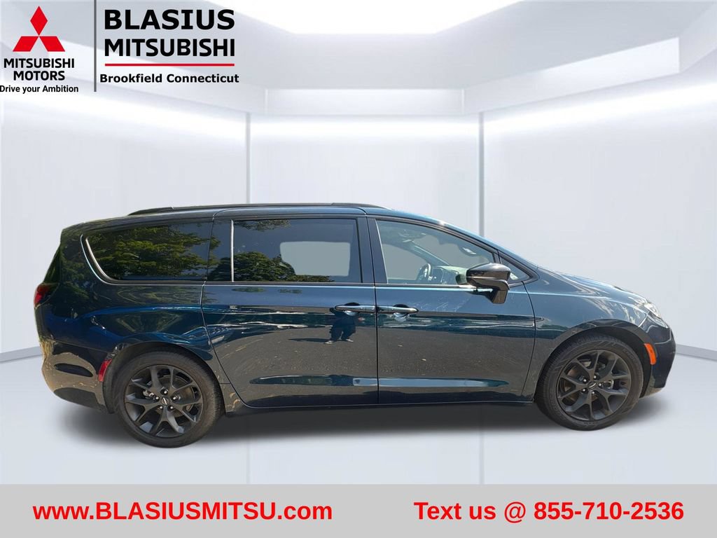 Used 2023 Chrysler Pacifica Limited w/ S Appearance Package FWD image 7