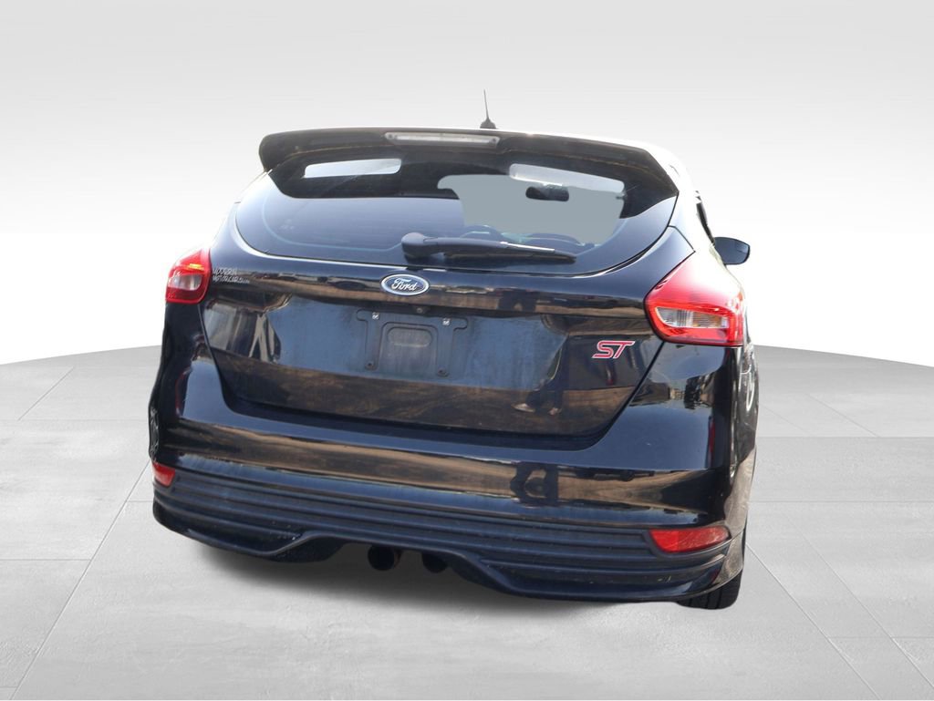 Used 2017 Ford Focus ST FWD image 18