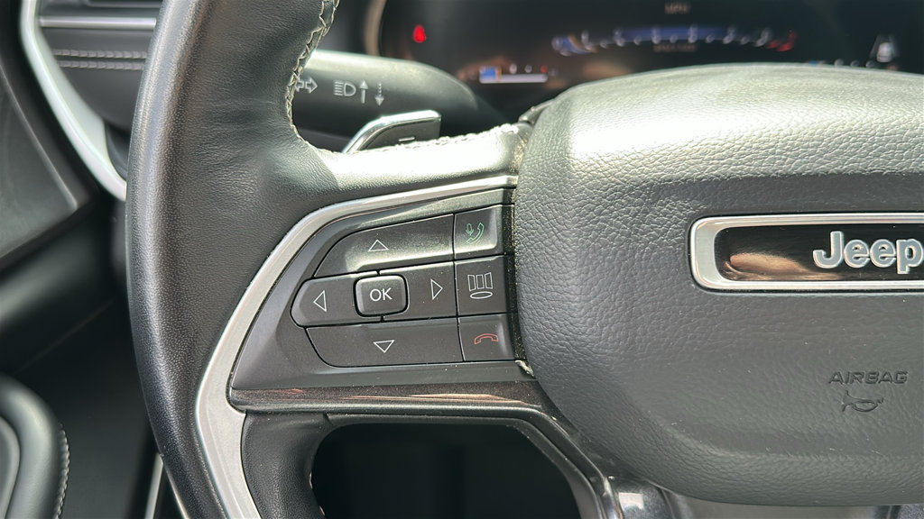 Used 2022 Jeep Grand Cherokee L Laredo AWD/4WD image 14