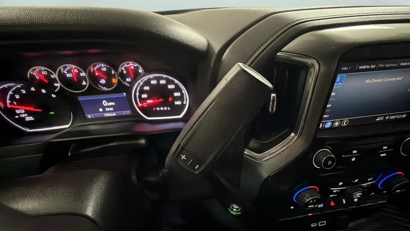 Used 2022 Chevrolet Silverado 1500 LT RWD image 12