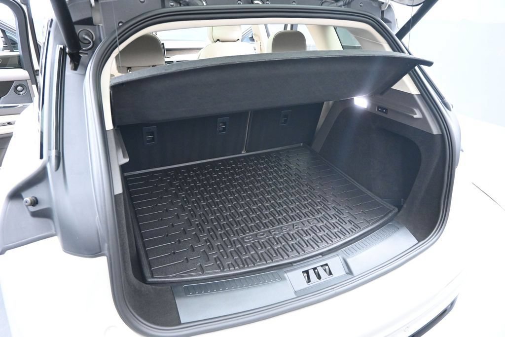 Used 2021 Lincoln Corsair Grand Touring w/ Equipment Group 301A AWD/4WD image 22