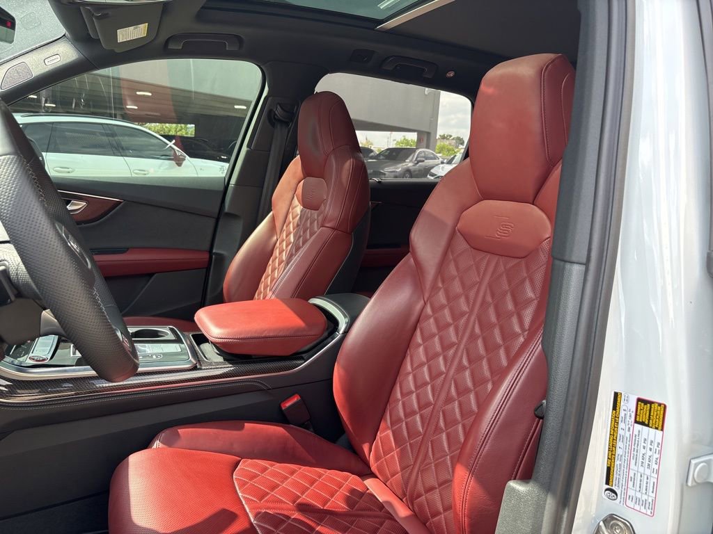 Certified 2023 Audi SQ7 Premium Plus w/ Executive Package AWD/4WD image 13
