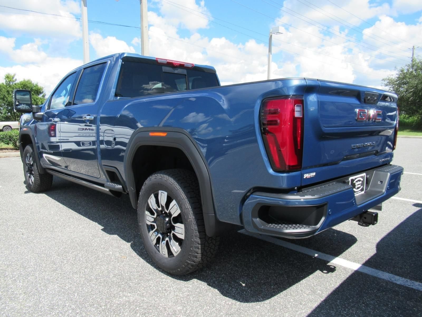 New 2026 GMC Sierra 2500 Denali w/ Denali Reserve Package AWD/4WD image 6