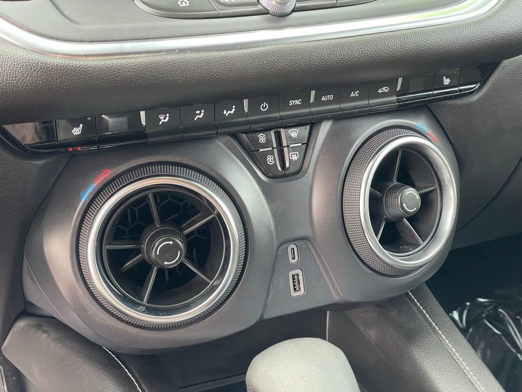 Used 2025 Chevrolet Blazer LT image 19