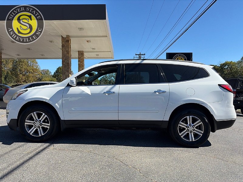 Used 2017 Chevrolet Traverse LT FWD image 3