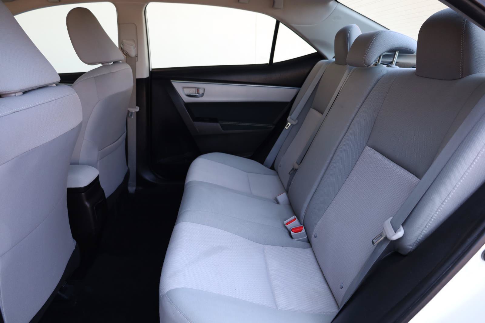 Used 2014 Toyota Corolla LE FWD image 19