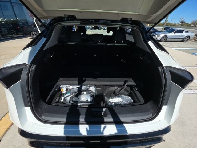 Used 2023 Nissan Ariya AWD image 27