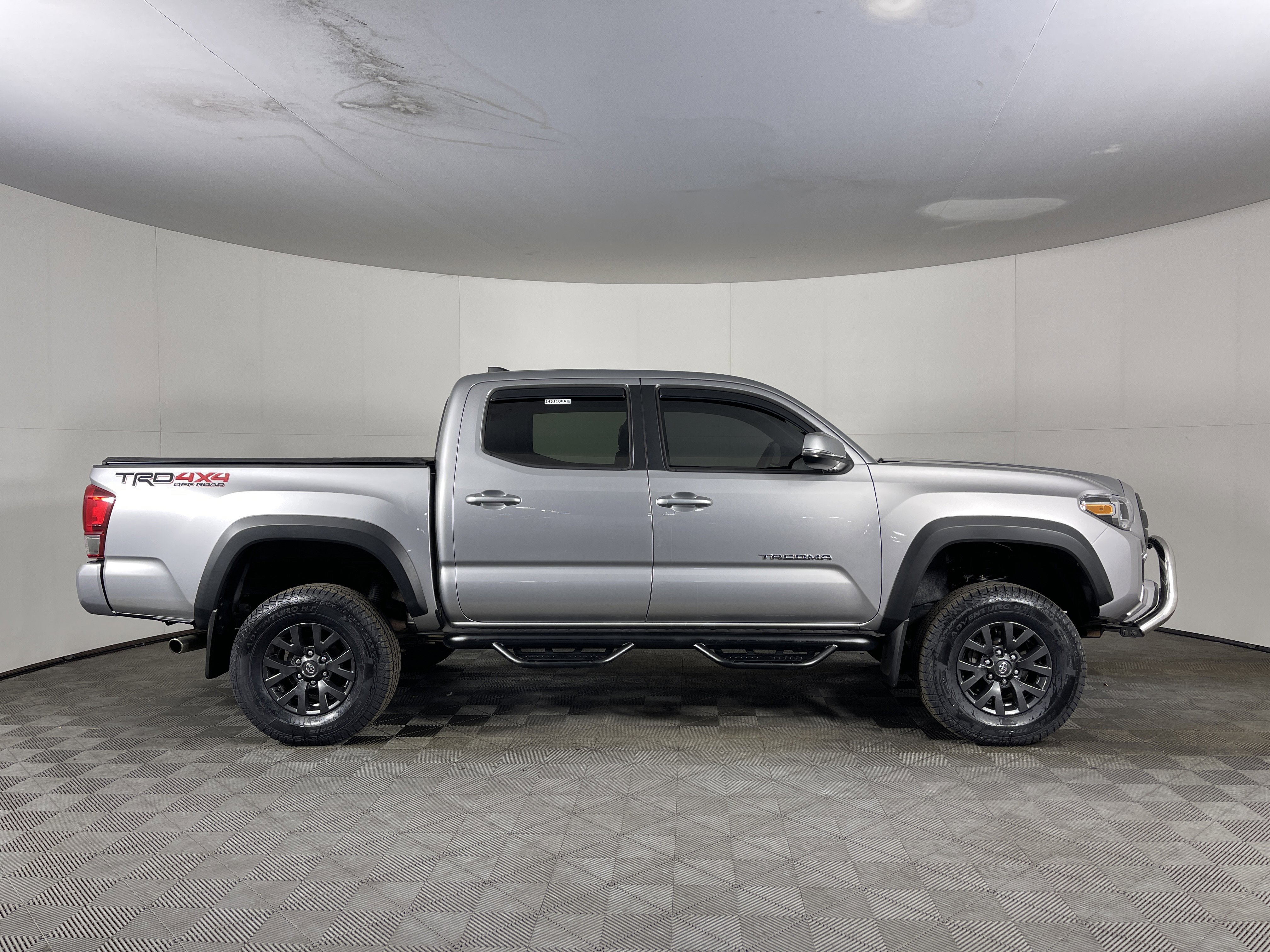 Used 2016 Toyota Tacoma TRD Off-Road image 5