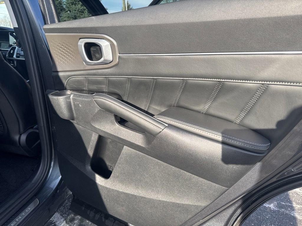 Used 2021 Kia Sorento SX image 38
