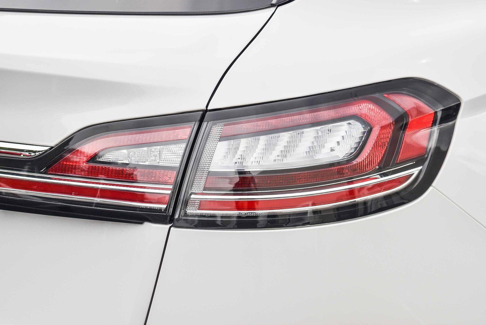 Used 2022 Lincoln Nautilus Reserve w/ Luxury Package image 7