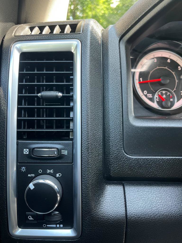Used 2021 RAM 1500 Classic SLT RWD image 42