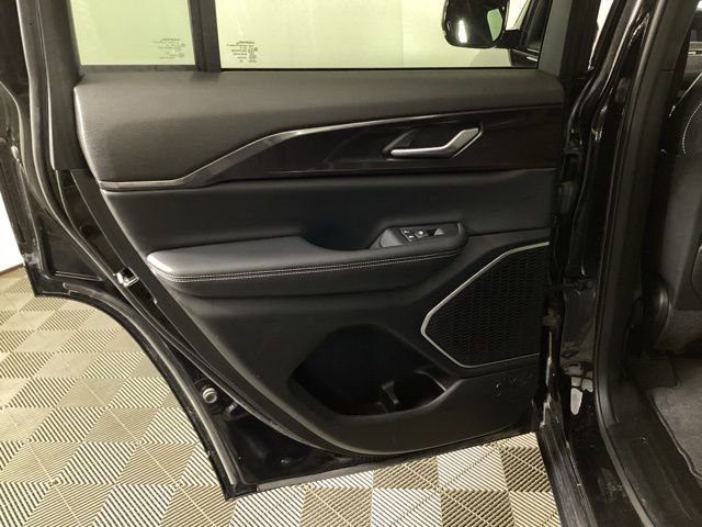 Used 2022 Jeep Grand Cherokee Altitude image 32