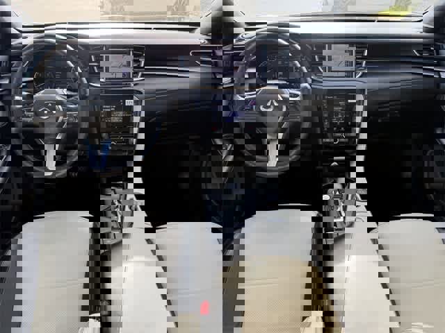 Used 2023 INFINITI QX55 Essential image 14