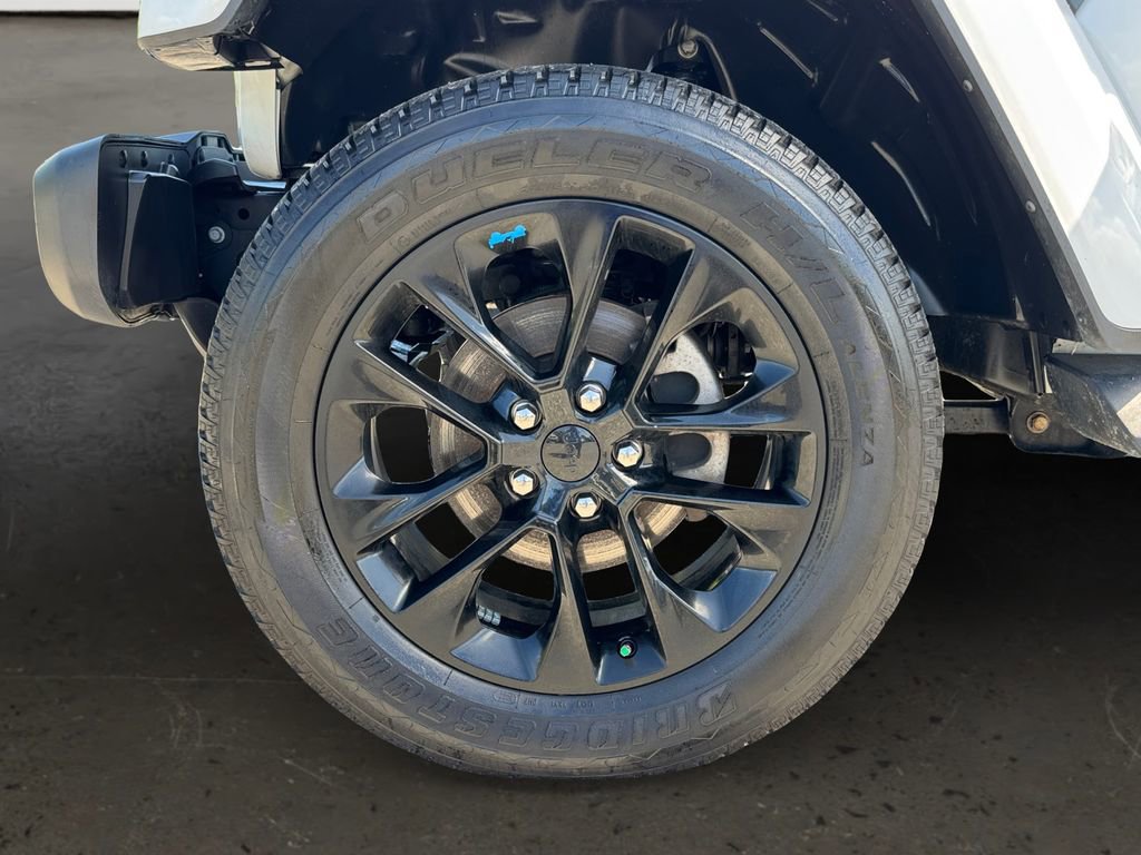 Used 2023 Jeep Wrangler Unlimited Sahara w/ Cold Weather Group AWD/4WD image 10