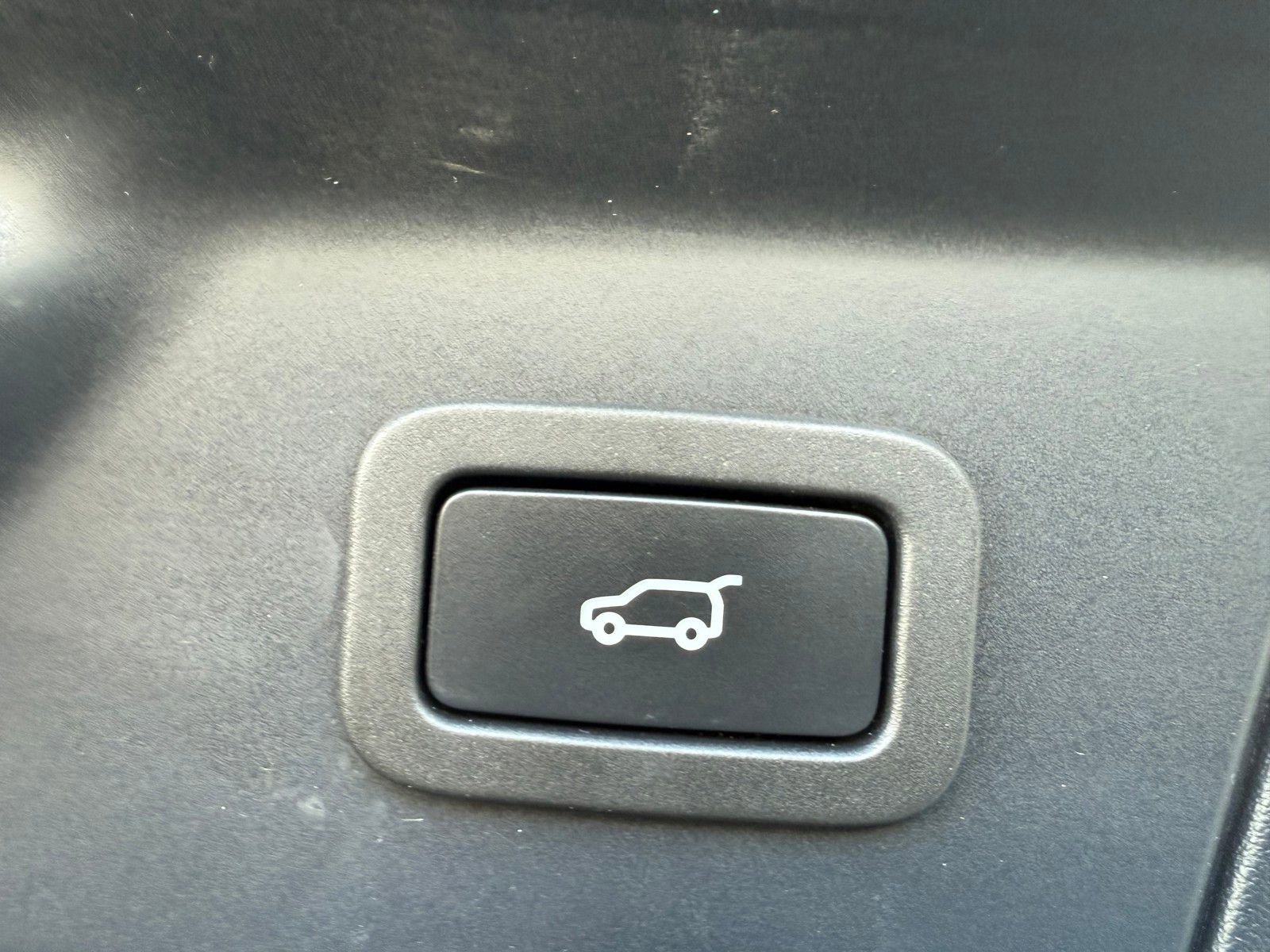 Used 2022 Land Rover Range Rover Velar S image 31