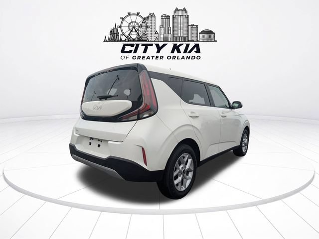 Certified 2025 Kia Soul LX w/ LX Technology Package FWD image 4