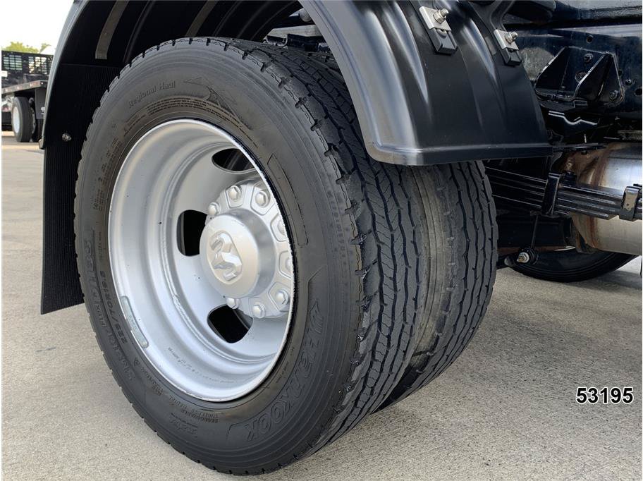 Used 2024 RAM 5500 Tradesman w/ Chrome Appearance Group AWD/4WD image 17