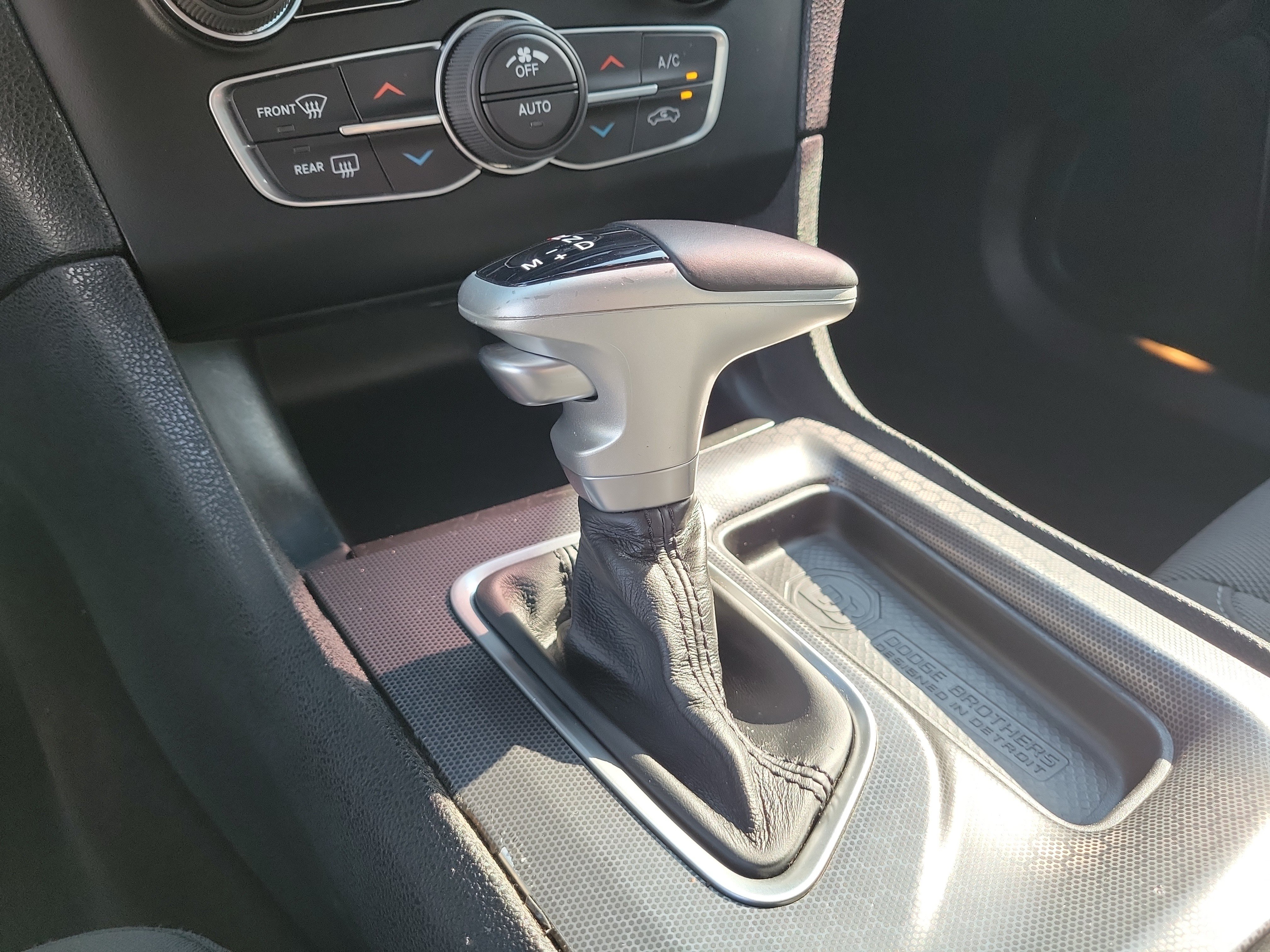 Used 2016 Dodge Charger SXT RWD image 21