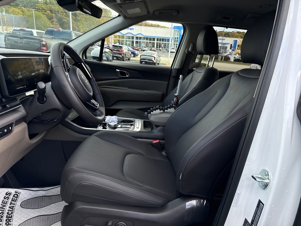 New 2026 Kia Carnival EX image 9