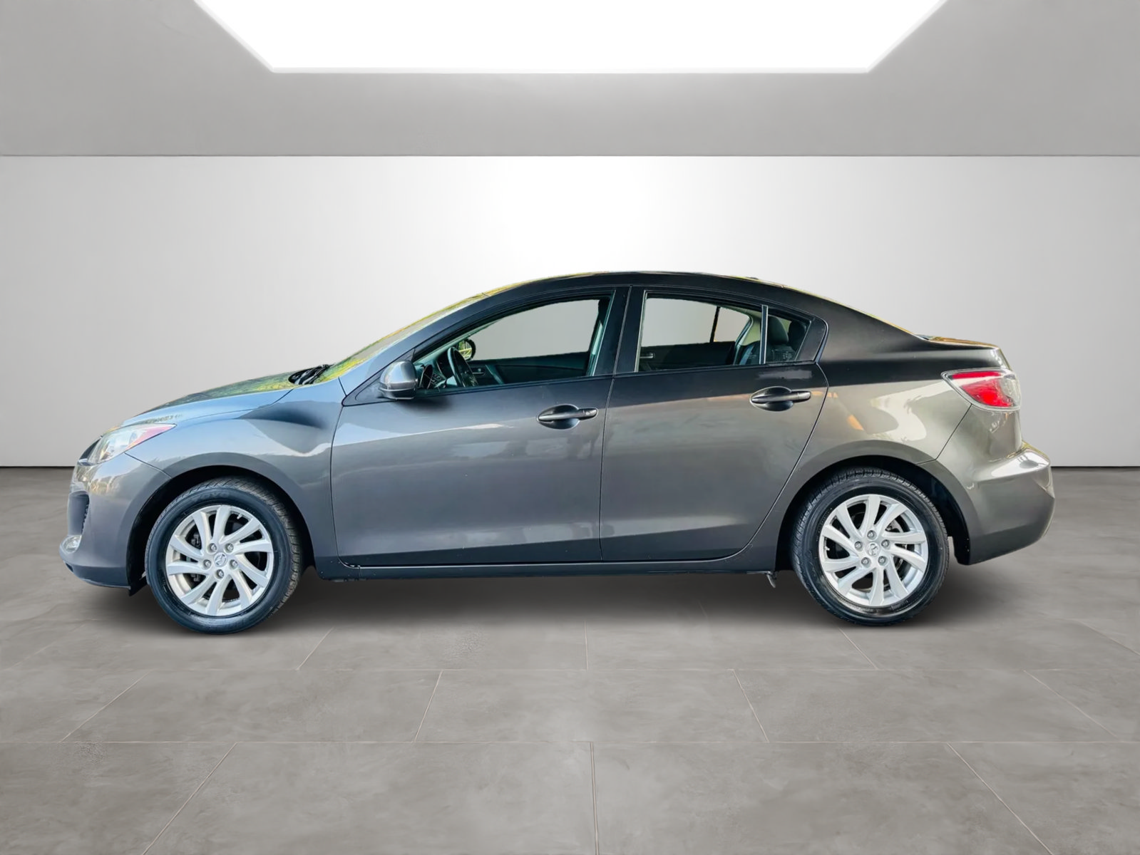Used 2012 MAZDA MAZDA3 i Touring FWD image 2