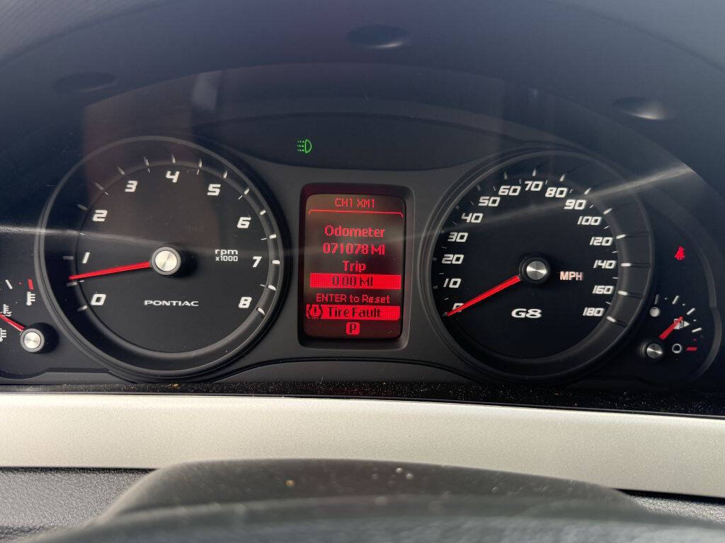 Used 2009 Pontiac G8 GT w/ Premium Package RWD image 13