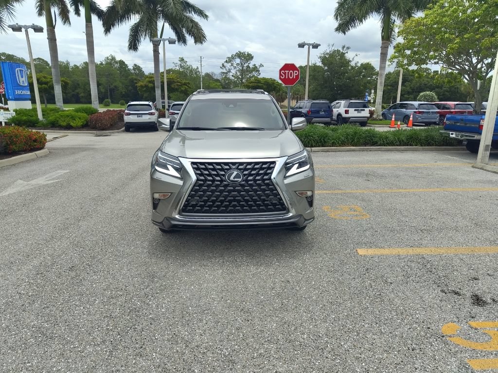Used 2023 Lexus GX 460 Premium w/ Accessory Package AWD/4WD image 5