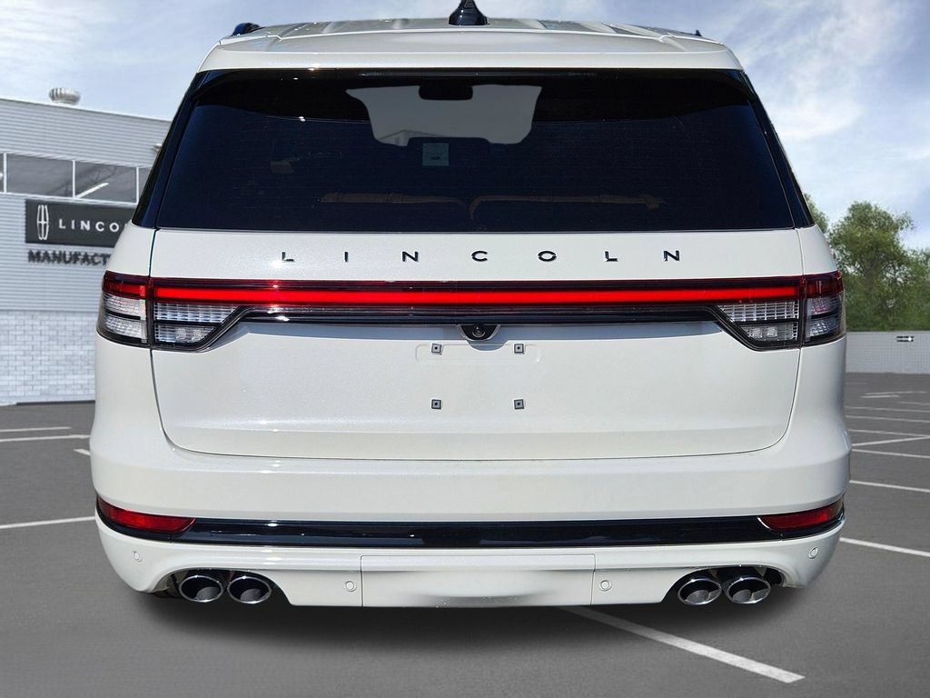 New 2026 Lincoln Aviator Black Label w/ Jet Appearance Package AWD/4WD image 4