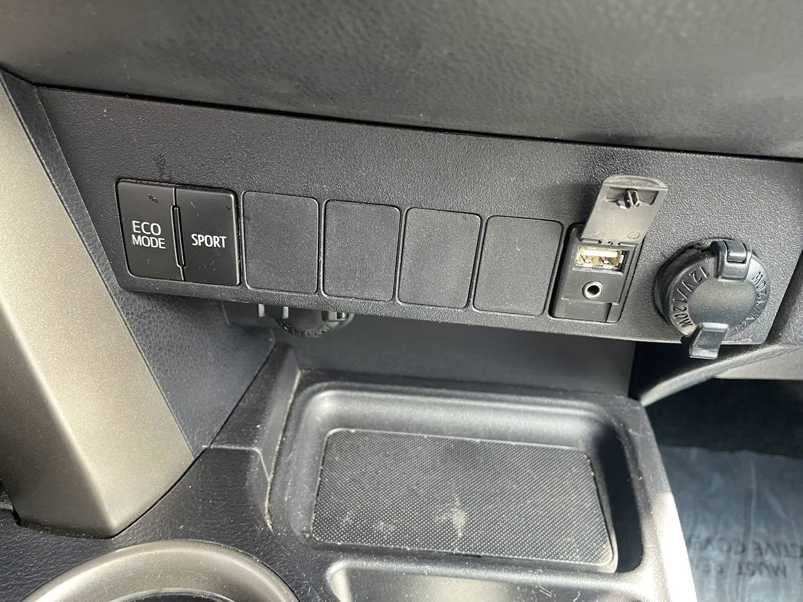 Used 2014 Toyota RAV4 XLE image 13