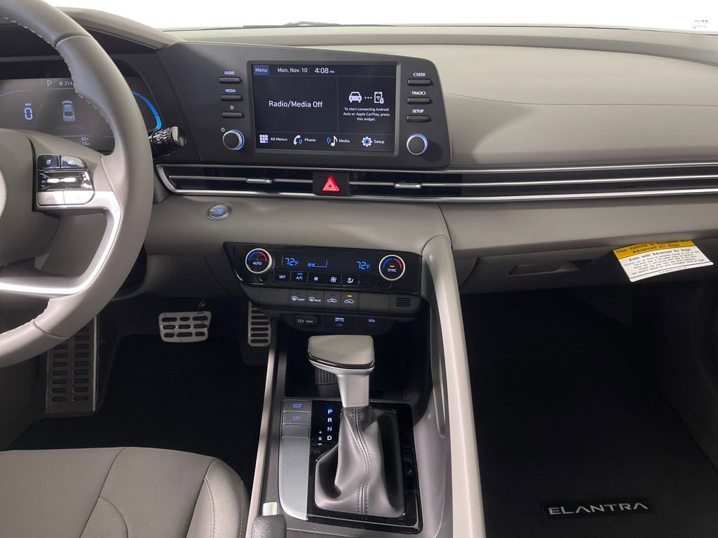 New 2025 Hyundai Elantra Sport image 16