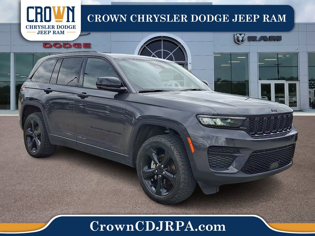 Used 2023 Jeep Grand Cherokee Altitude