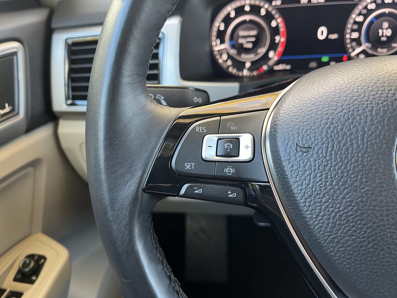 Used 2019 Volkswagen Atlas SEL Premium image 15