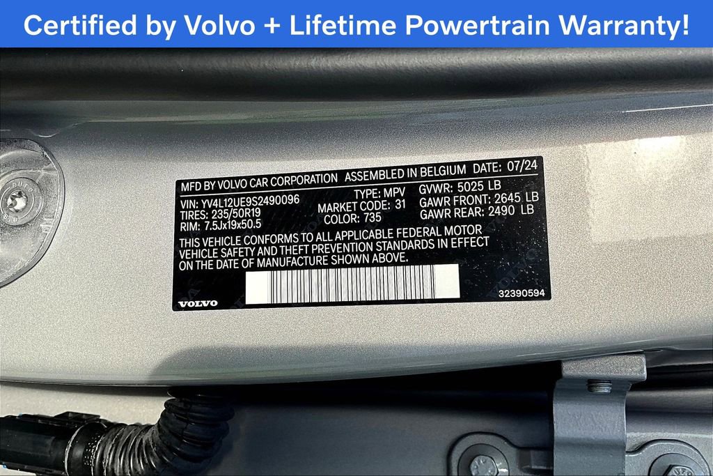 Used 2025 Volvo XC40 B5 Plus image 45