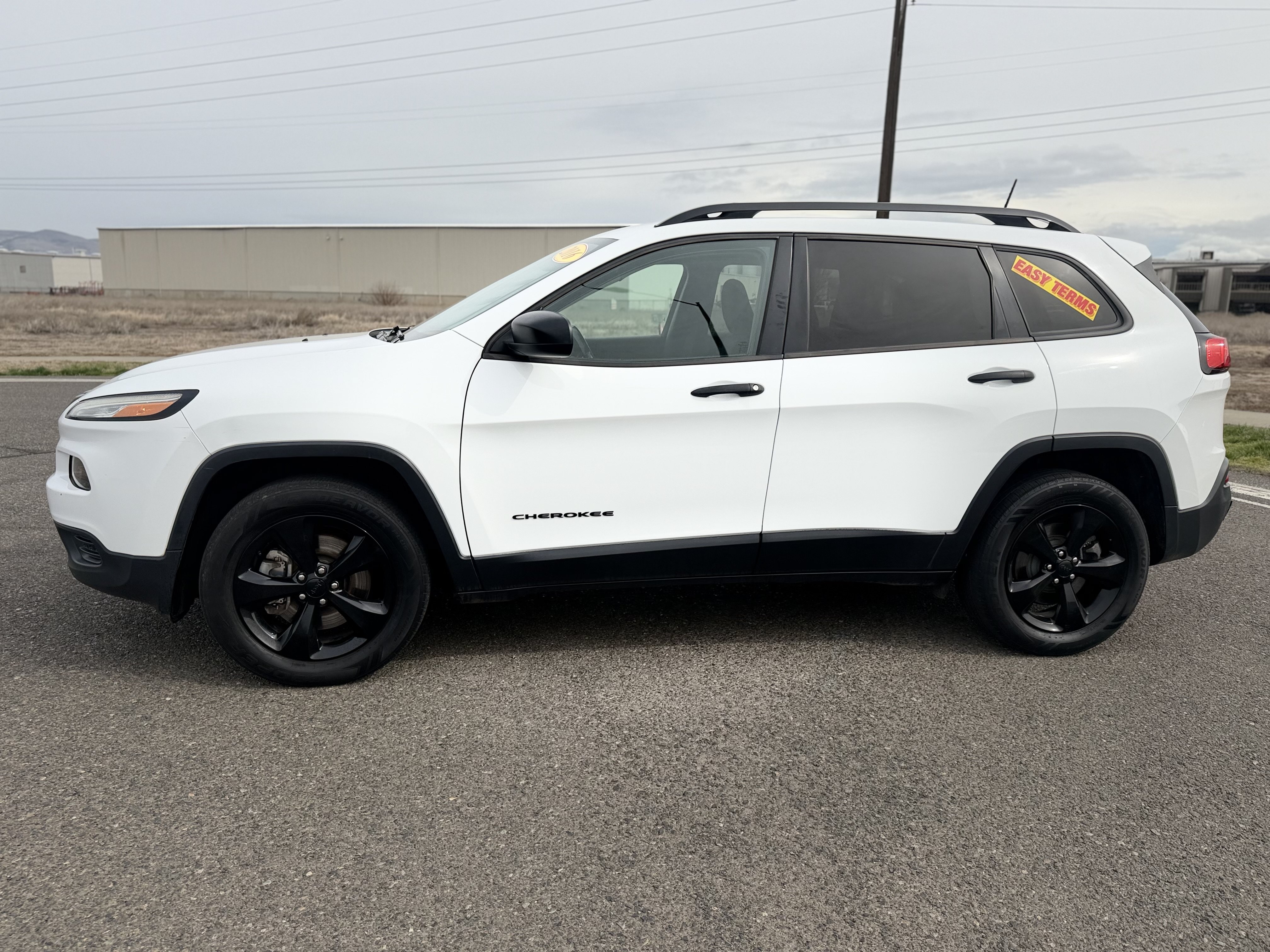 Used 2016 Jeep Cherokee Sport w/ Cold Weather Group AWD/4WD image 5