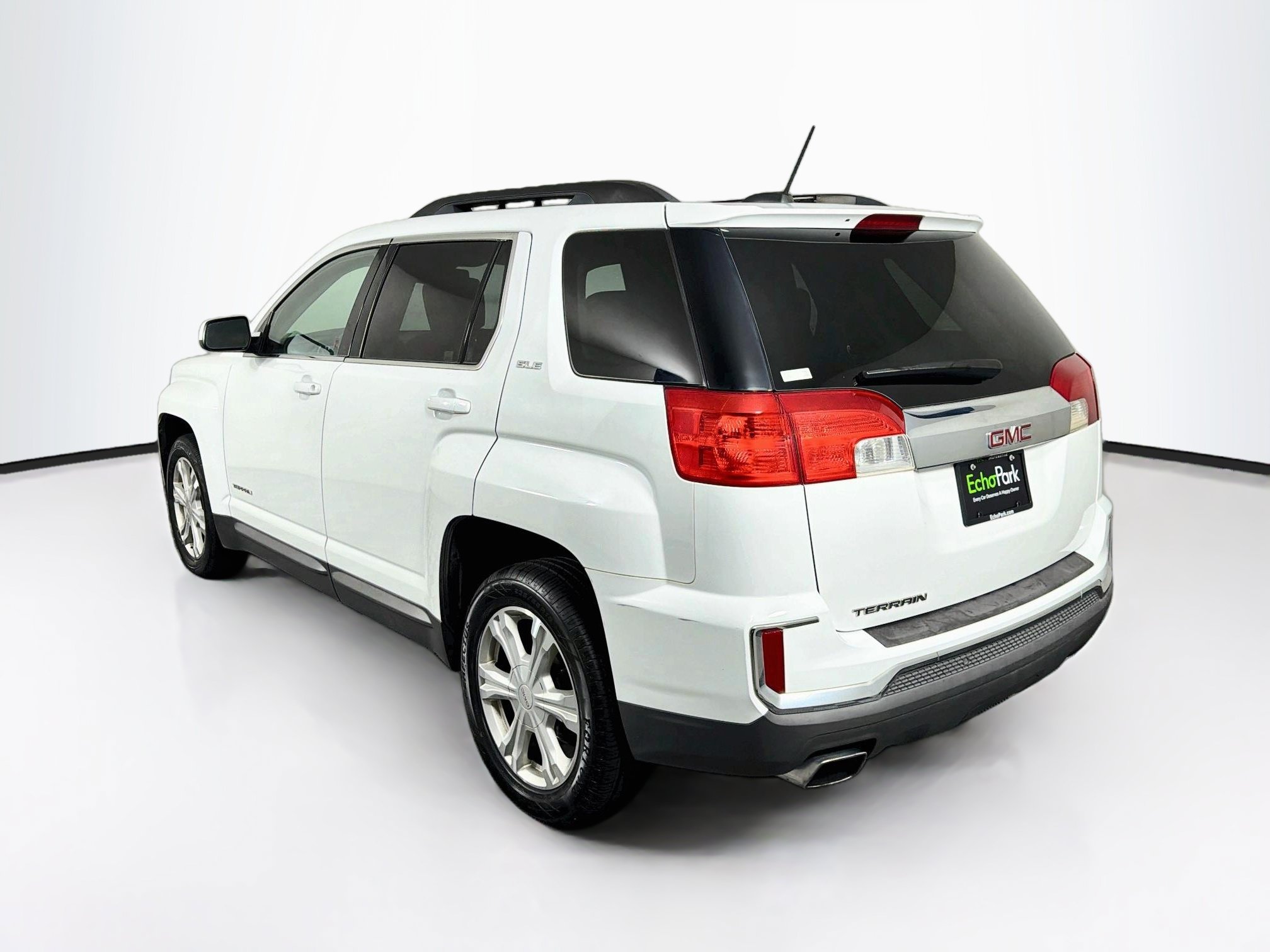 Used 2017 GMC Terrain SLE w/ Convenience Package FWD image 5